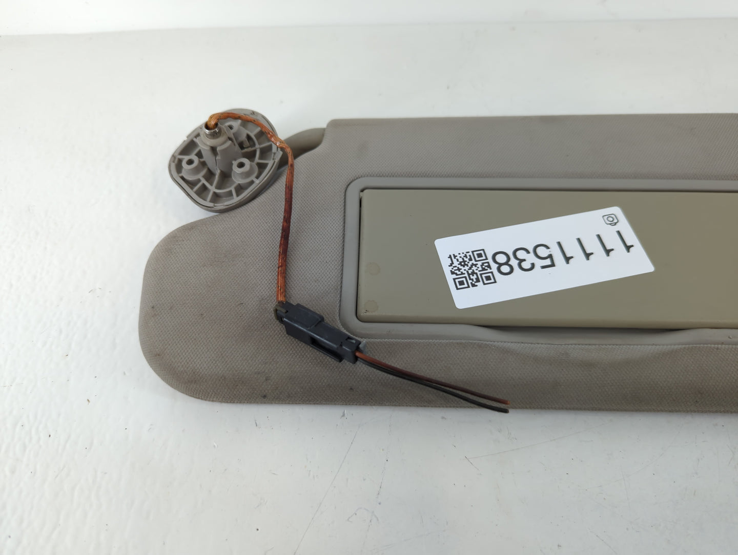 2006-2016 Chevrolet Impala Sun Visor Shade Replacement Driver Left Mirror Fits OEM Used Auto Parts - Oemusedautoparts1.com