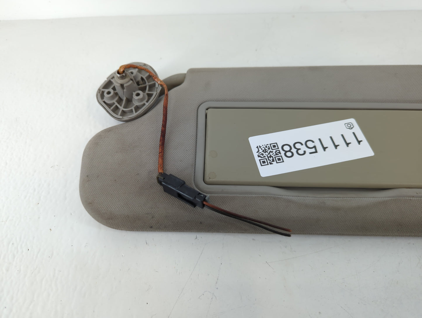 2006-2016 Chevrolet Impala Sun Visor Shade Replacement Driver Left Mirror Fits OEM Used Auto Parts - Oemusedautoparts1.com