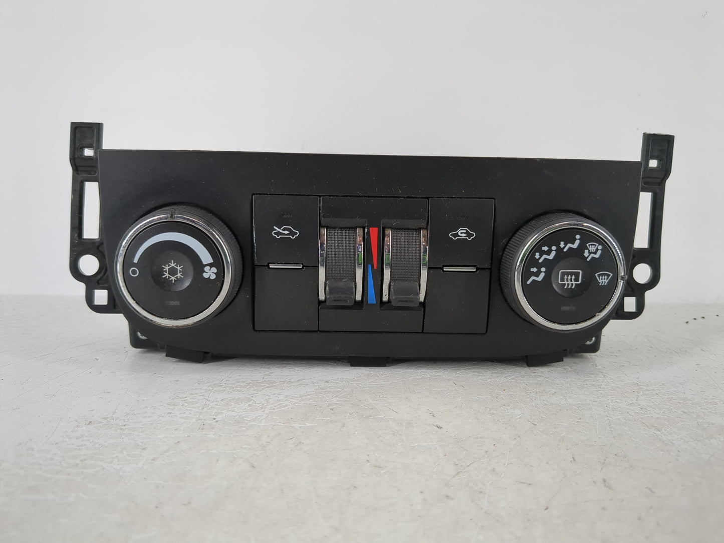 2011 Chevrolet Impala Climate Control Module Temperature AC/Heater Replacement P/N:20972894 Fits OEM Used Auto Parts - Oemus