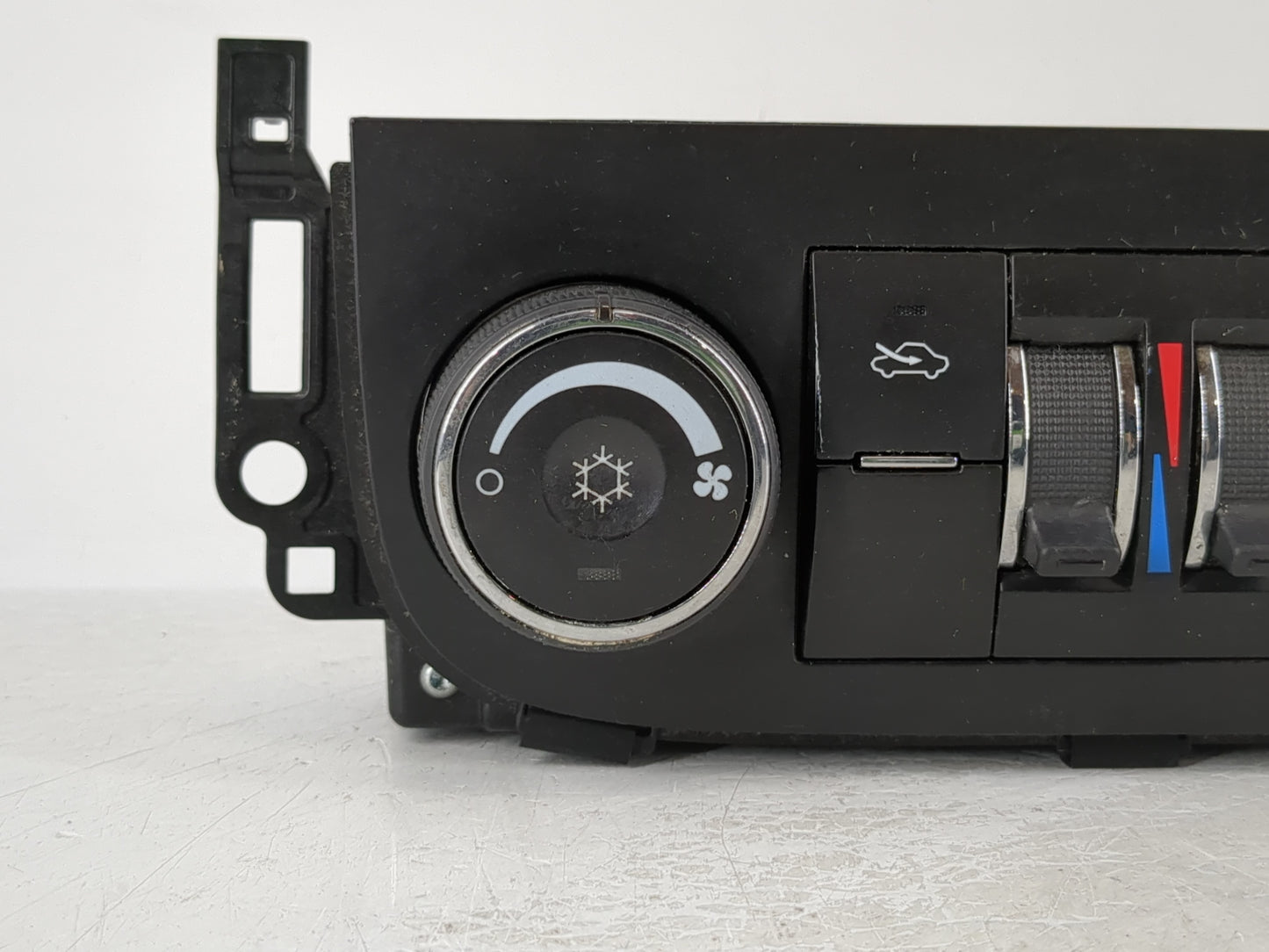 2011 Chevrolet Impala Climate Control Module Temperature AC/Heater Replacement P/N:20972894 Fits OEM Used Auto Parts - Oemus