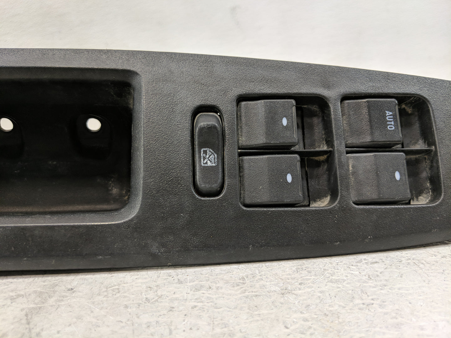 2009-2016 Chevrolet Impala Master Power Window Switch Replacement Driver Side Left P/N:25828893 Fits OEM Used Auto Parts - O