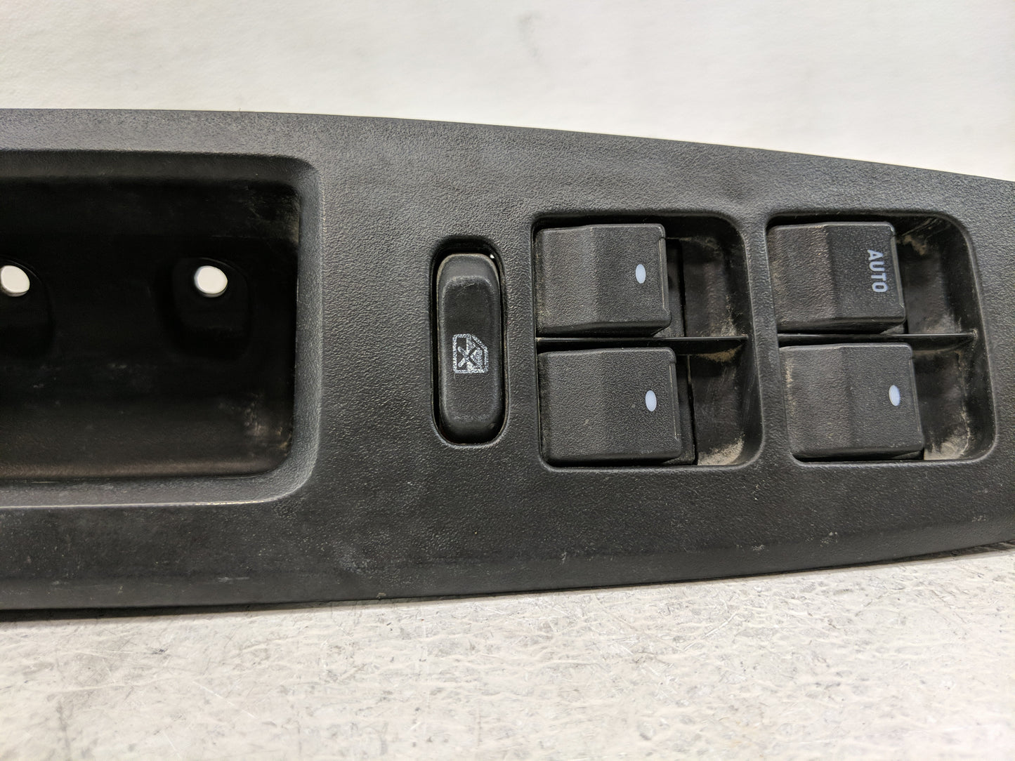 2009-2016 Chevrolet Impala Master Power Window Switch Replacement Driver Side Left P/N:25828893 Fits OEM Used Auto Parts - O