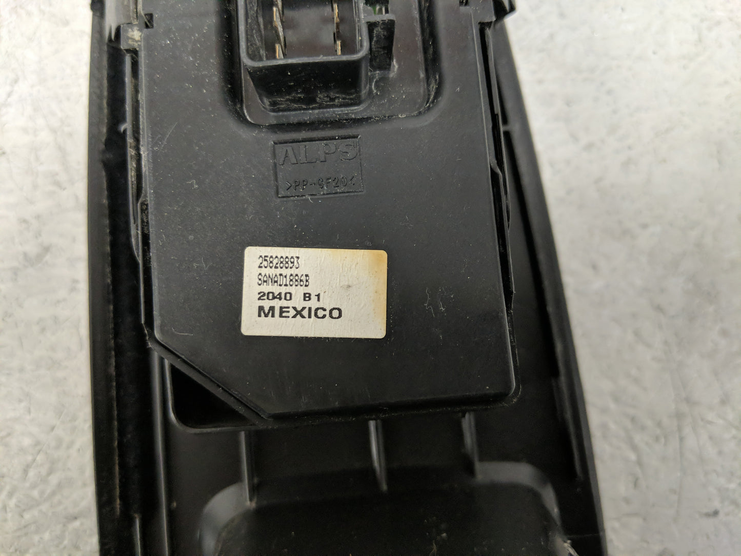 2009-2016 Chevrolet Impala Master Power Window Switch Replacement Driver Side Left P/N:25828893 Fits OEM Used Auto Parts - O