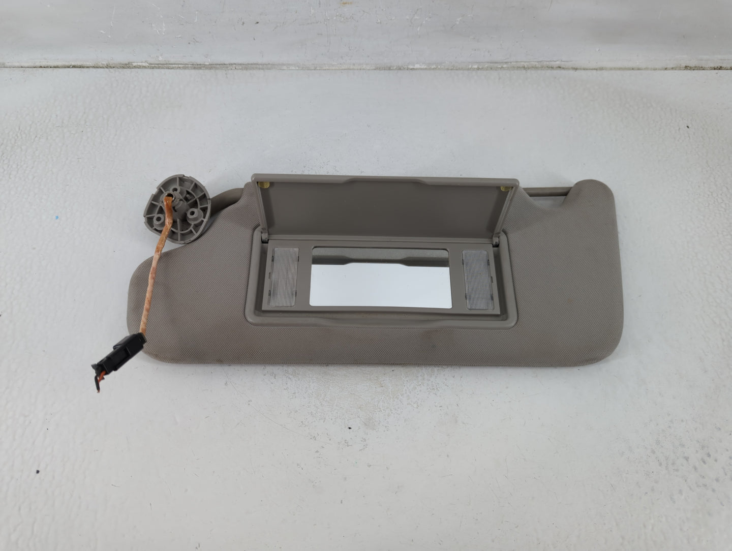 2006-2016 Chevrolet Impala Sun Visor Shade Replacement Driver Left Mirror Fits OEM Used Auto Parts - Oemusedautoparts1.com