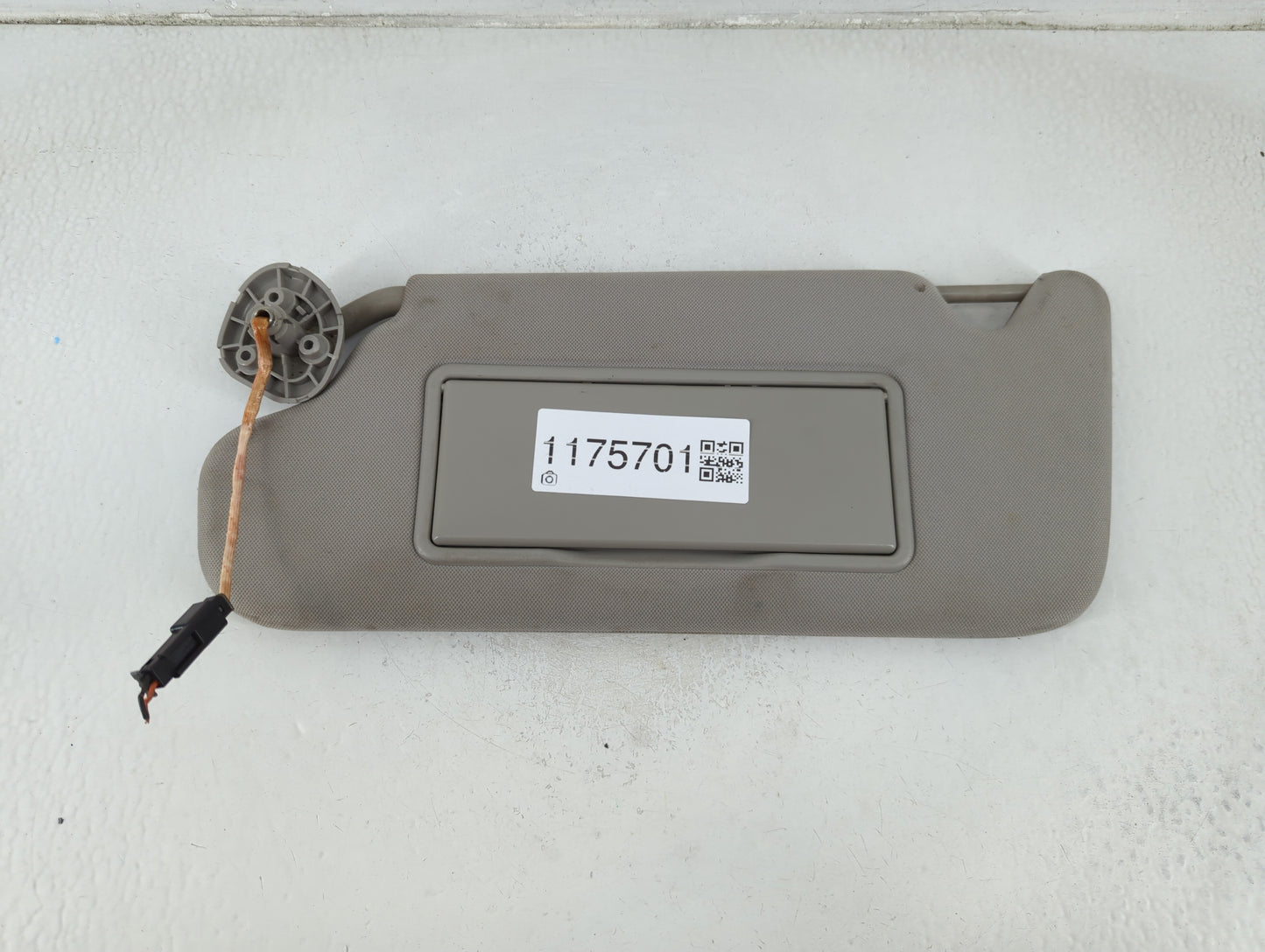 2006-2016 Chevrolet Impala Sun Visor Shade Replacement Driver Left Mirror Fits OEM Used Auto Parts - Oemusedautoparts1.com