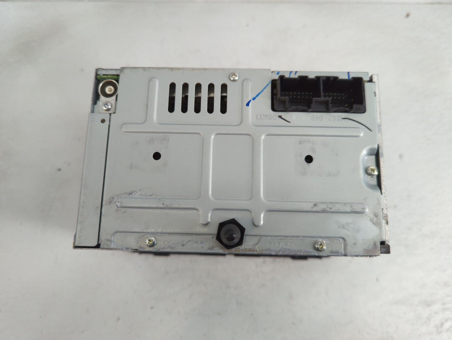 2011-2012 Chevrolet Impala Radio AM FM Cd Player Receiver Replacement P/N:123000-29700101 Fits Fits 2011 2012 OEM Used Auto 