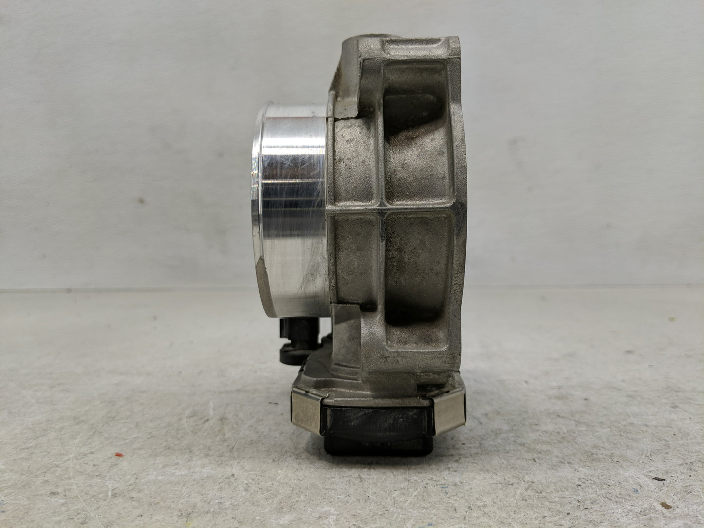 2006-2011 Chevrolet Impala Throttle Body Fits Fits 2006 2007 2008 2009 2010 2011 OEM Used Auto Parts - Oemusedautoparts1.com