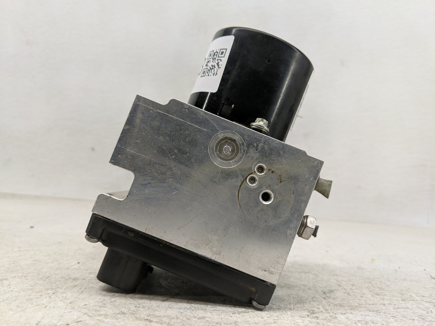 2008-2011 Chevrolet Impala ABS Pump Control Module Replacement P/N:25894183 Fits Fits 2008 2009 2010 2011 OEM Used Auto Part