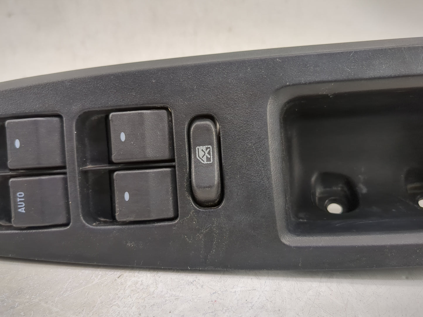 2009-2016 Chevrolet Impala Master Power Window Switch Replacement Driver Side Left P/N:25828893 Fits OEM Used Auto Parts - O