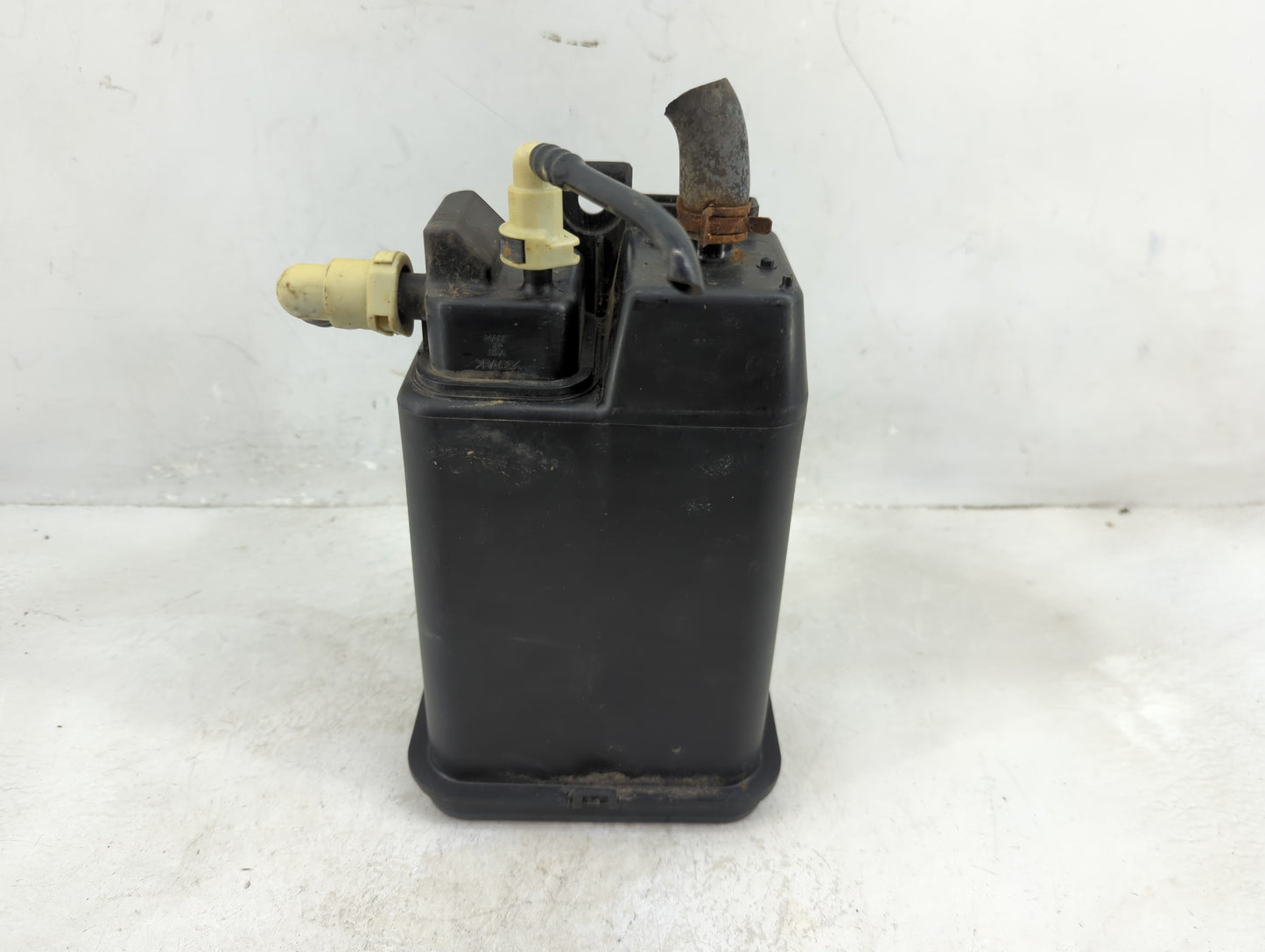 2011 Chevrolet Impala Fuel Vapor Charcoal Canister 1410740 - Oemusedautoparts1.com