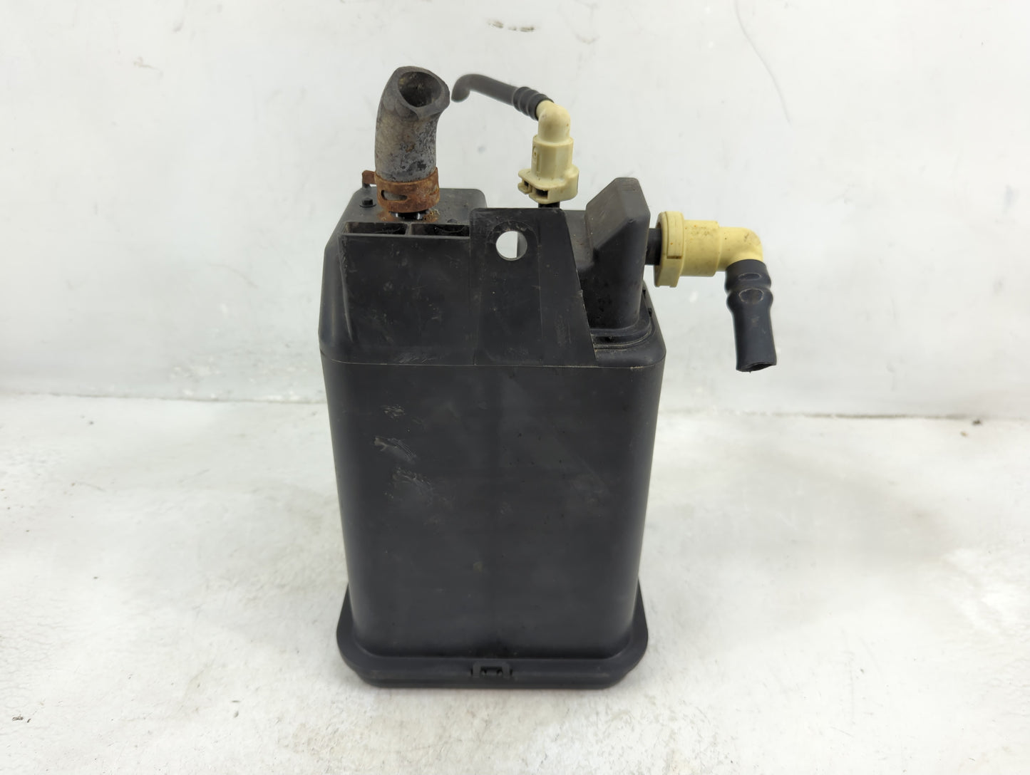 2011 Chevrolet Impala Fuel Vapor Charcoal Canister 1410740 - Oemusedautoparts1.com