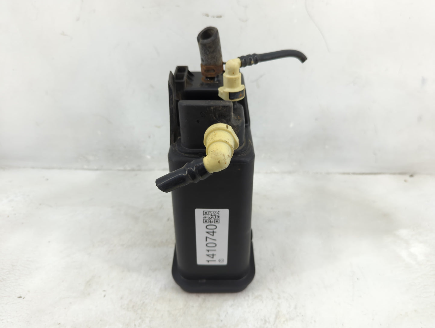 2011 Chevrolet Impala Fuel Vapor Charcoal Canister 1410740 - Oemusedautoparts1.com
