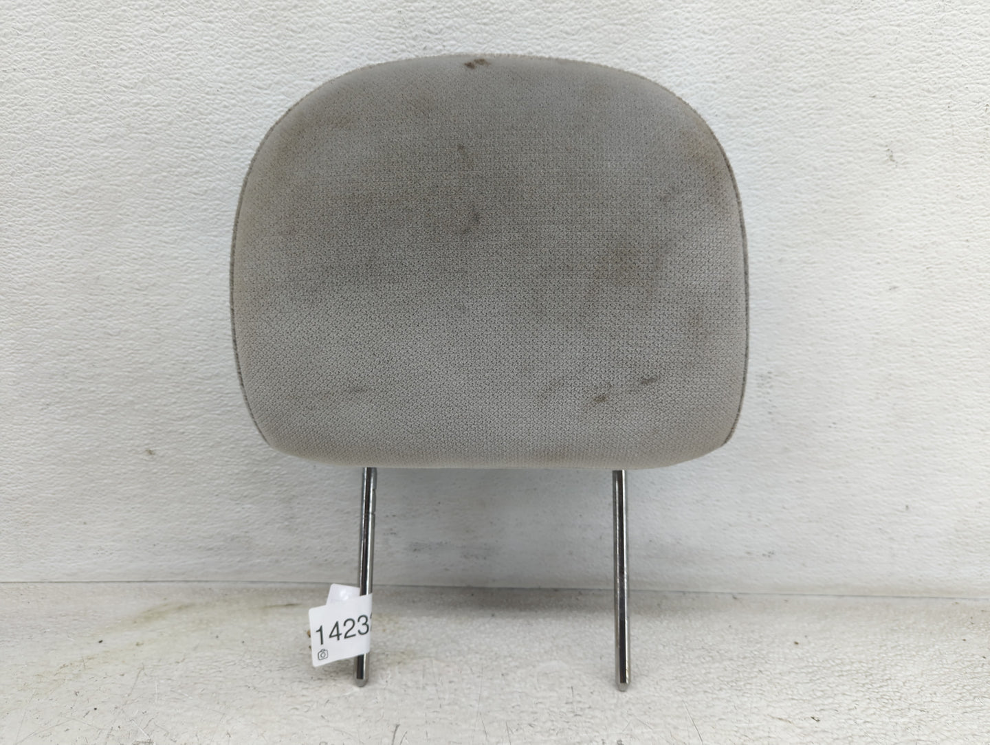 2009-2016 Chevrolet Impala Headrest Head Rest Rear Seat Fits Fits 2009 2010 2011 2012 2013 2014 2015 2016 OEM Used Auto Part