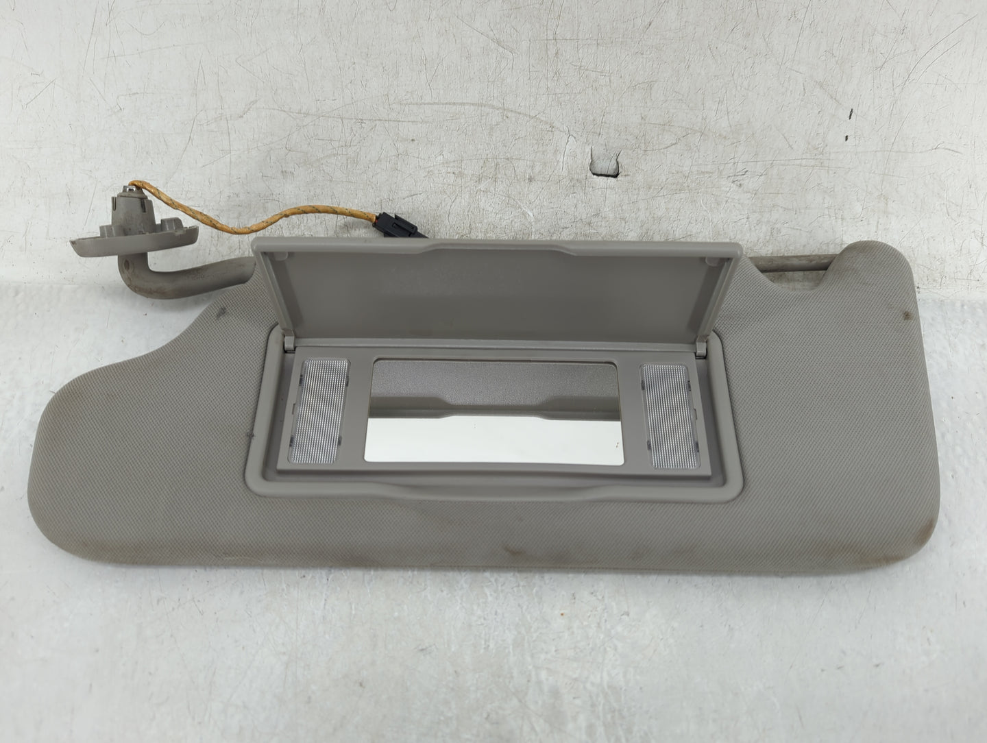 2006-2016 Chevrolet Impala Sun Visor Shade Replacement Driver Left Mirror Fits OEM Used Auto Parts - Oemusedautoparts1.com