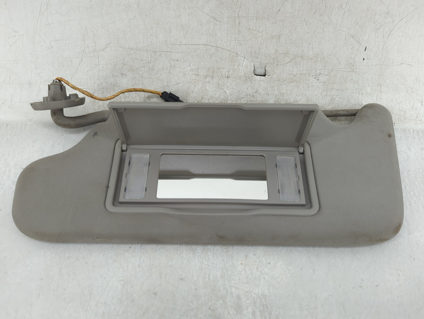 2006-2016 Chevrolet Impala Sun Visor Shade Replacement Driver Left Mirror Fits OEM Used Auto Parts - Oemusedautoparts1.com