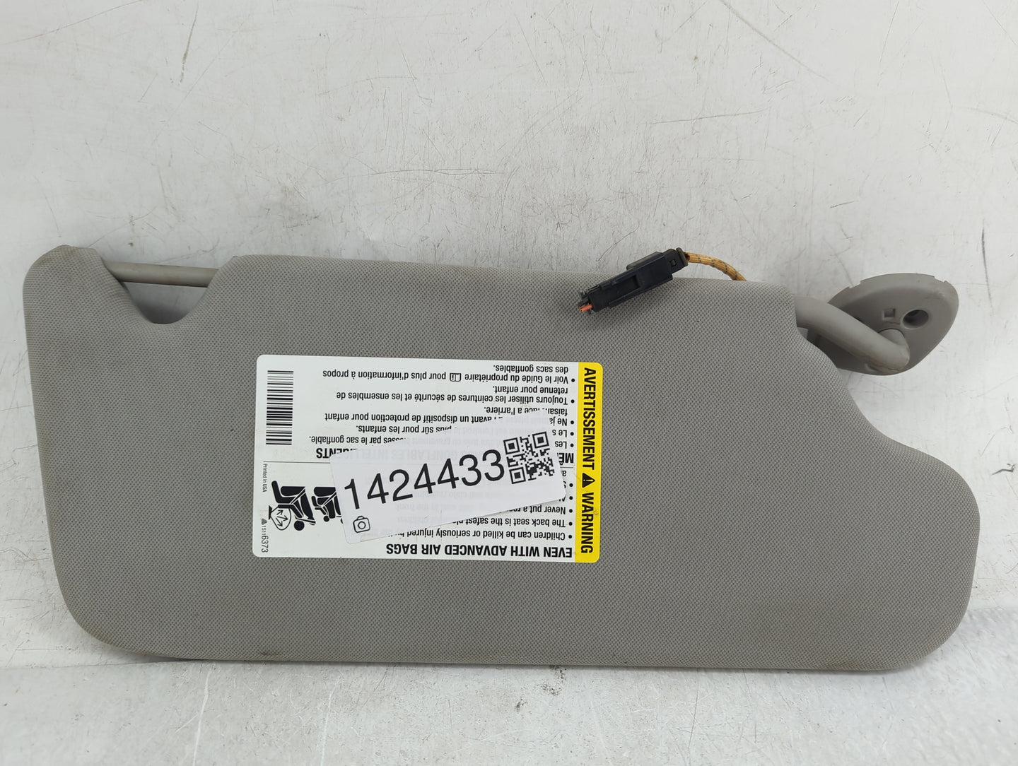 2006-2016 Chevrolet Impala Sun Visor Shade Replacement Driver Left Mirror Fits OEM Used Auto Parts - Oemusedautoparts1.com