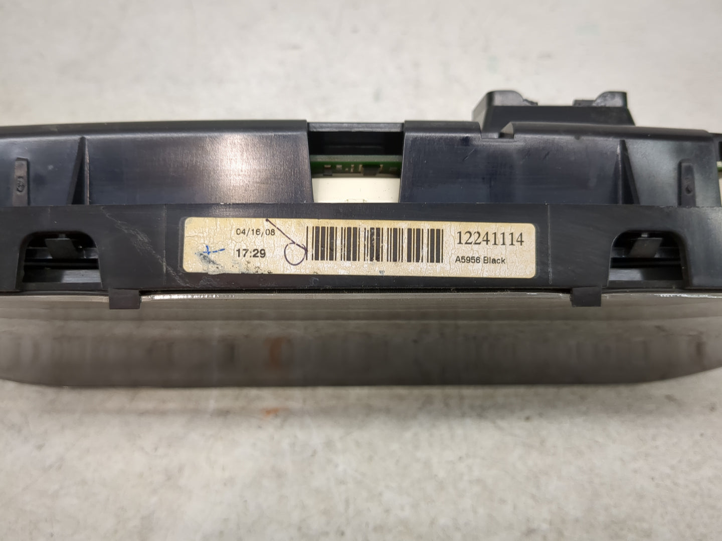 2009-2011 Chevrolet Impala Instrument Cluster Speedometer Gauges P/N:12241114 Fits Fits 2009 2010 2011 OEM Used Auto Parts -