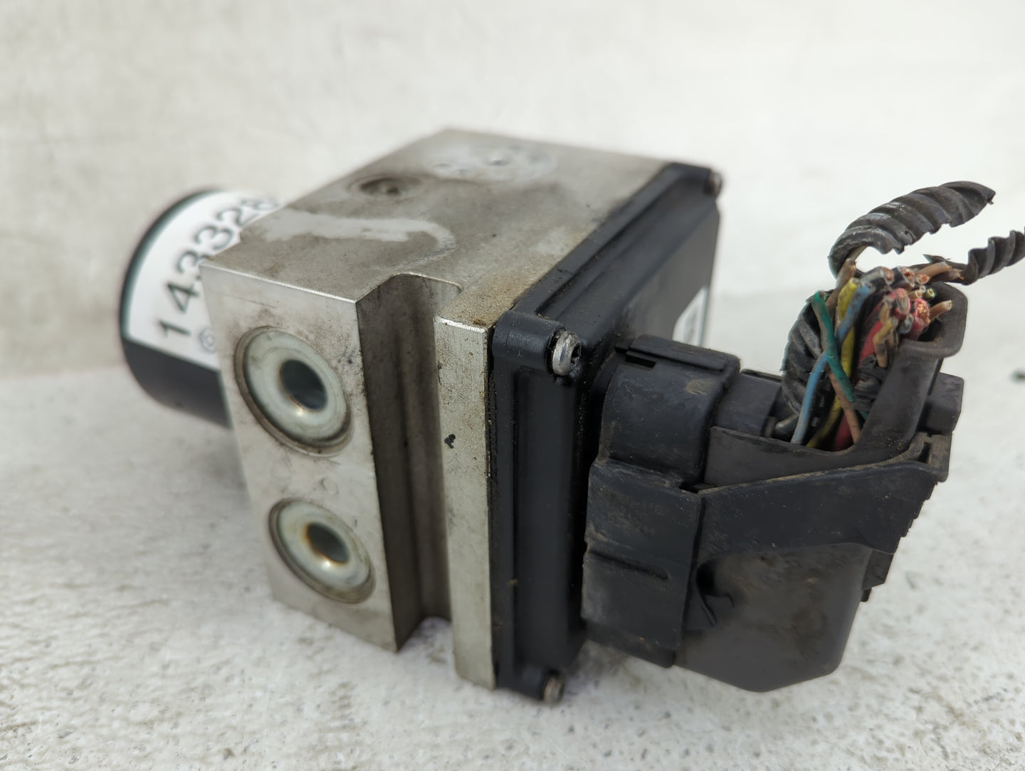 2008-2011 Chevrolet Impala ABS Pump Control Module Replacement P/N:25894183 Fits Fits 2008 2009 2010 2011 OEM Used Auto Part