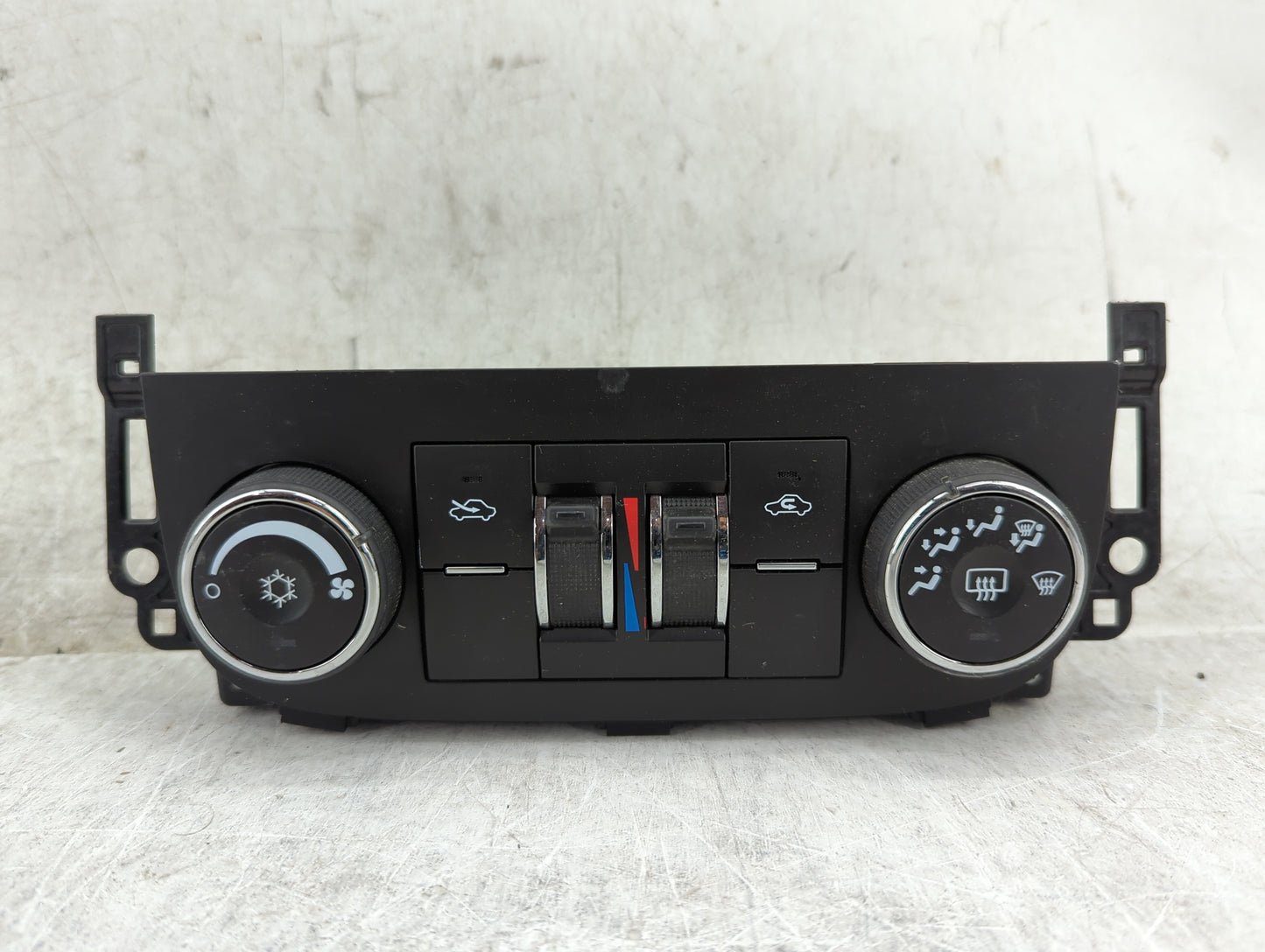 2011 Chevrolet Impala Climate Control Module Temperature AC/Heater Replacement P/N:20972894 Fits OEM Used Auto Parts - Oemus