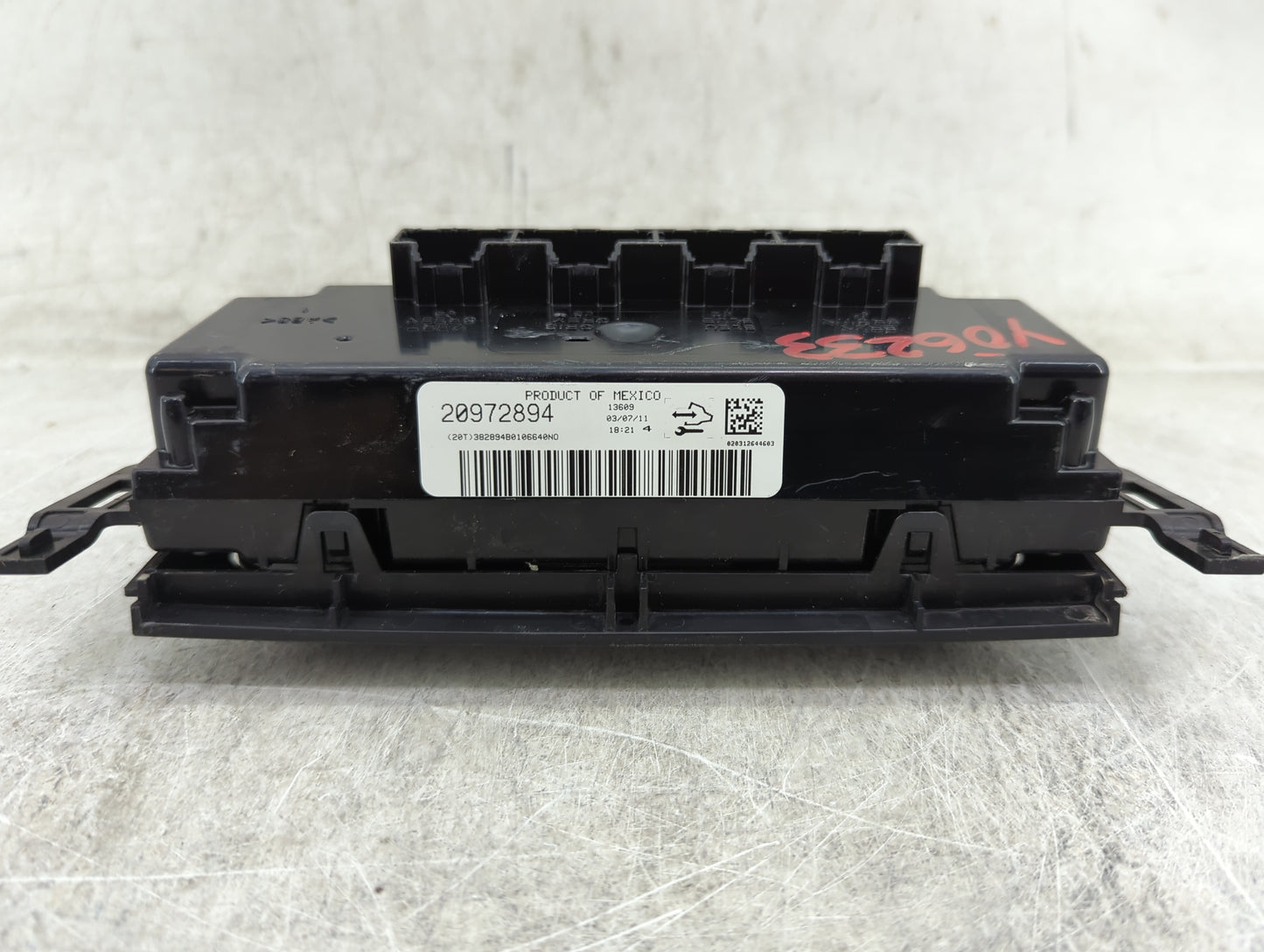 2011 Chevrolet Impala Climate Control Module Temperature AC/Heater Replacement P/N:20972894 Fits OEM Used Auto Parts - Oemus