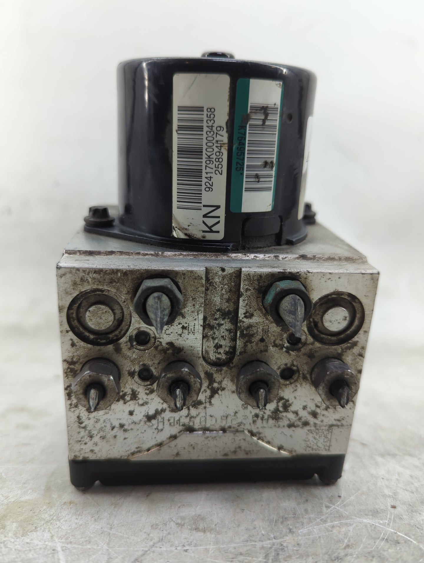 2008-2011 Chevrolet Impala ABS Pump Control Module Replacement P/N:25894182 Fits Fits 2008 2009 2010 2011 OEM Used Auto Part