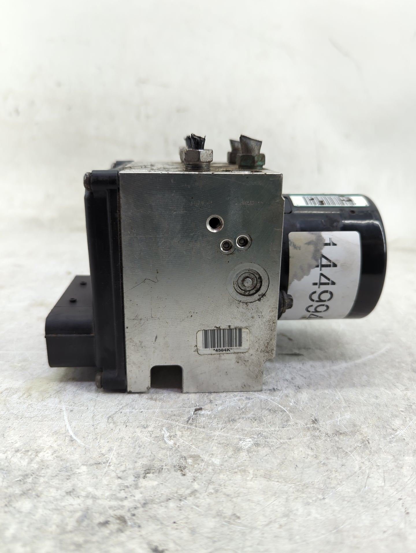 2008-2011 Chevrolet Impala ABS Pump Control Module Replacement P/N:25894182 Fits Fits 2008 2009 2010 2011 OEM Used Auto Part