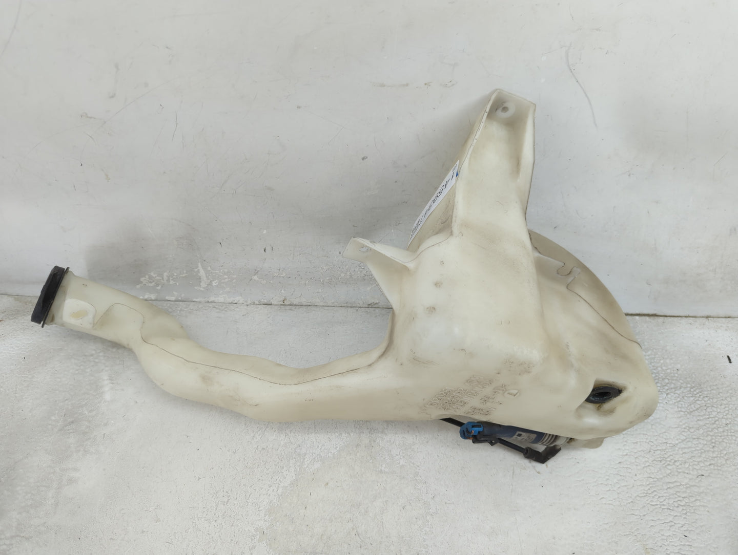 2006-2016 Chevrolet Impala Windshield Washer Fluid Reservoir Bottle Oem 1459347 - Oemusedautoparts1.com