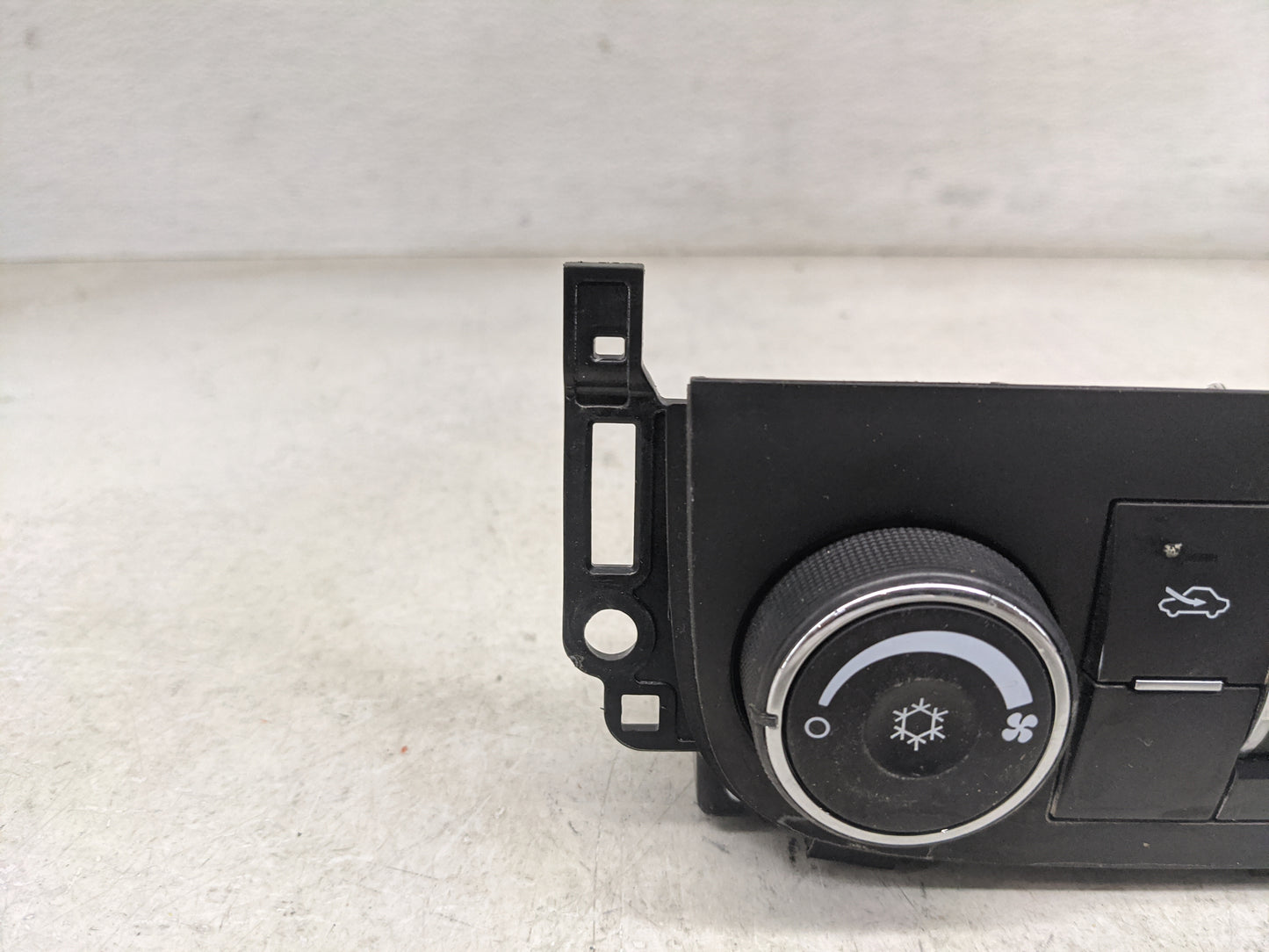 2006-2011 Chevrolet Impala Climate Control Module Temperature AC/Heater Replacement P/N:20972894 Fits OEM Used Auto Parts - 