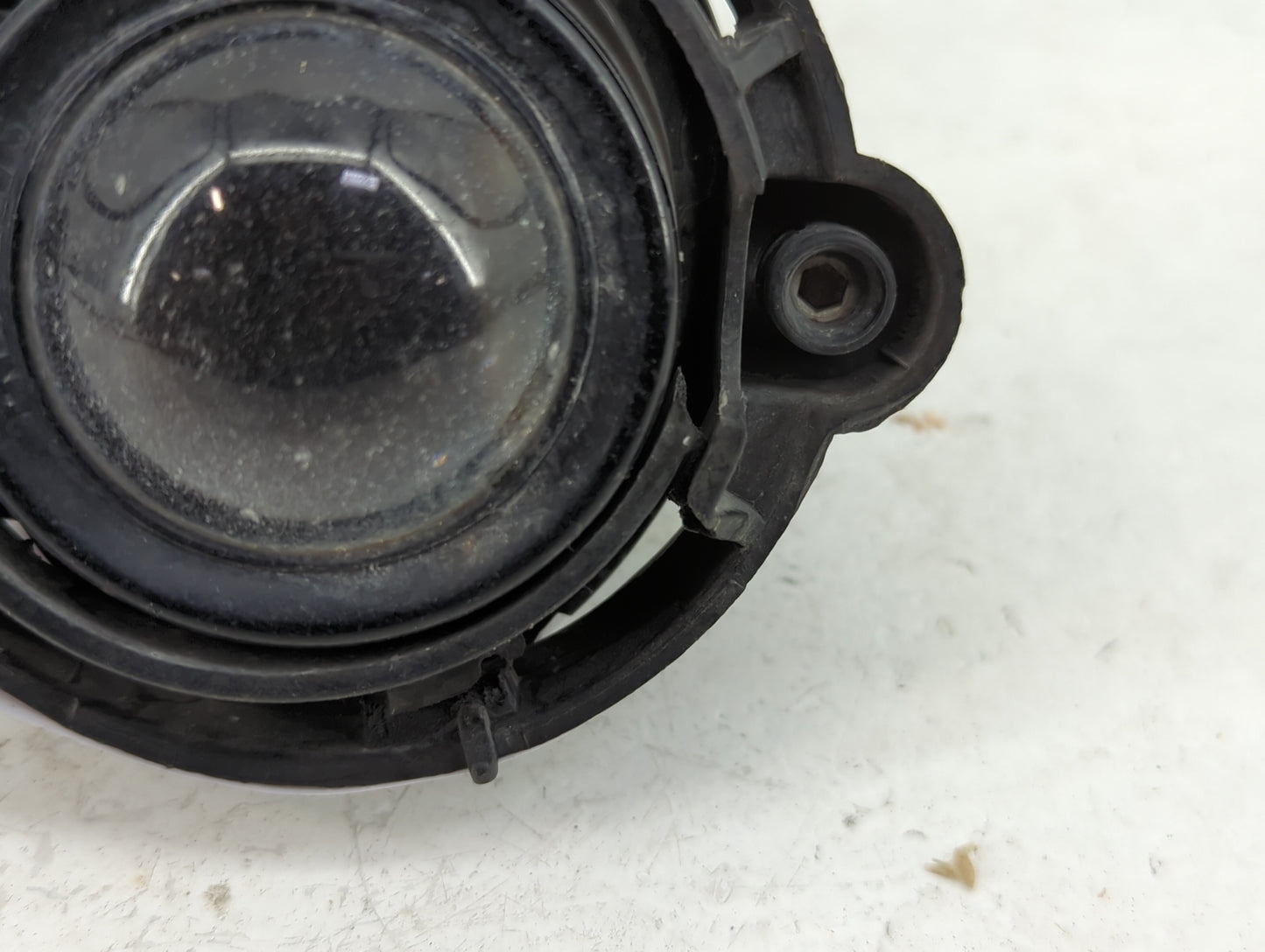 2006-2016 Chevrolet Impala Passenger Right Oem Fog Light Lamp Black - Oemusedautoparts1.com