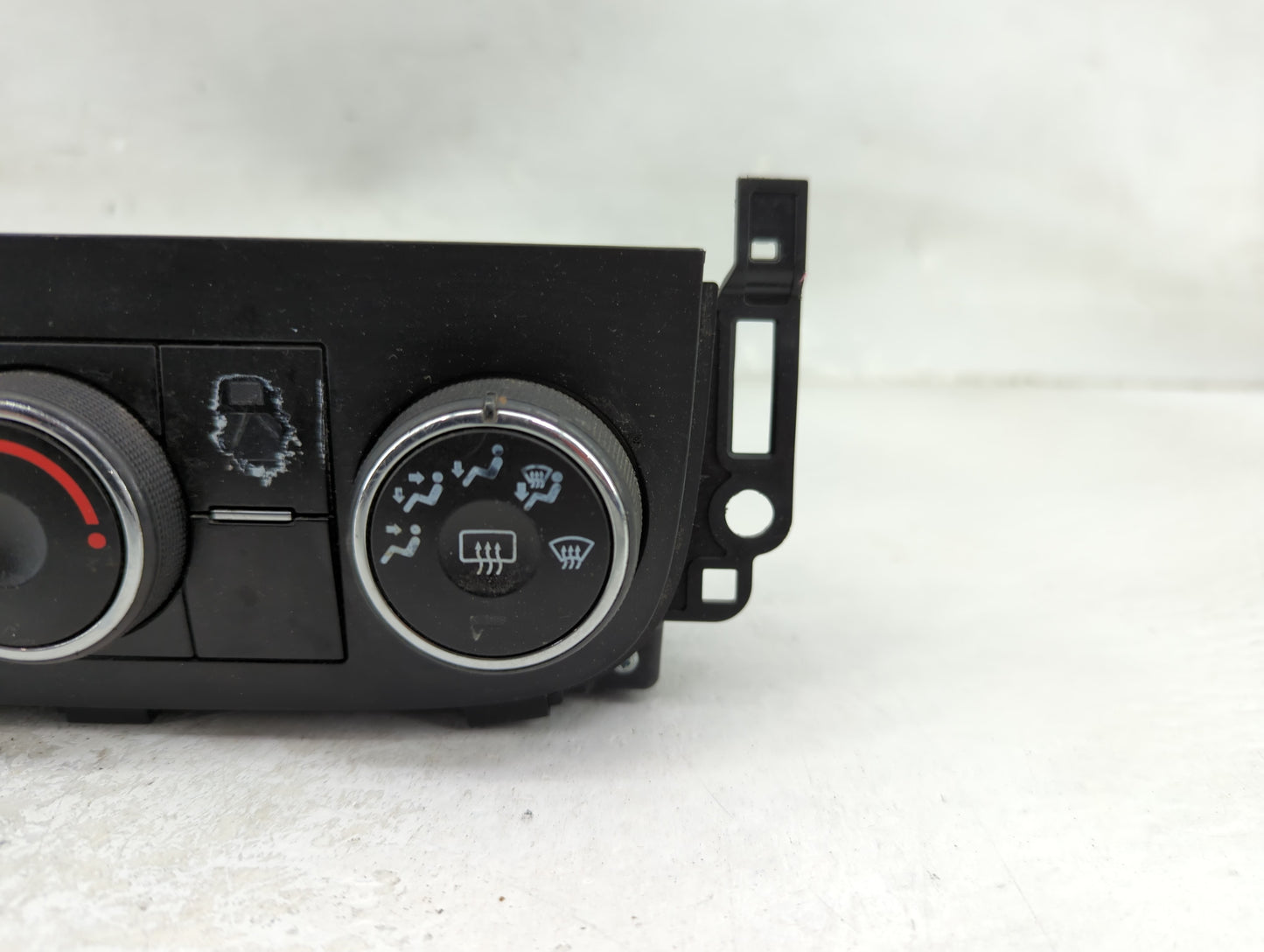 2011 Chevrolet Impala Climate Control Module Temperature AC/Heater Replacement P/N:20894711 Fits OEM Used Auto Parts - Oemus