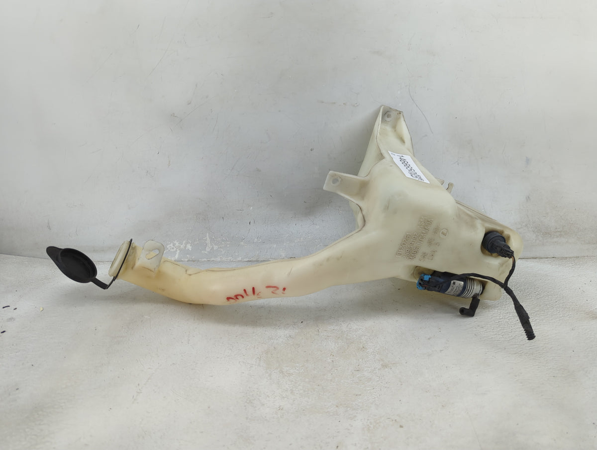 2006-2016 Chevrolet Impala Windshield Washer Fluid Reservoir Bottle Oem 1466650 - Oemusedautoparts1.com