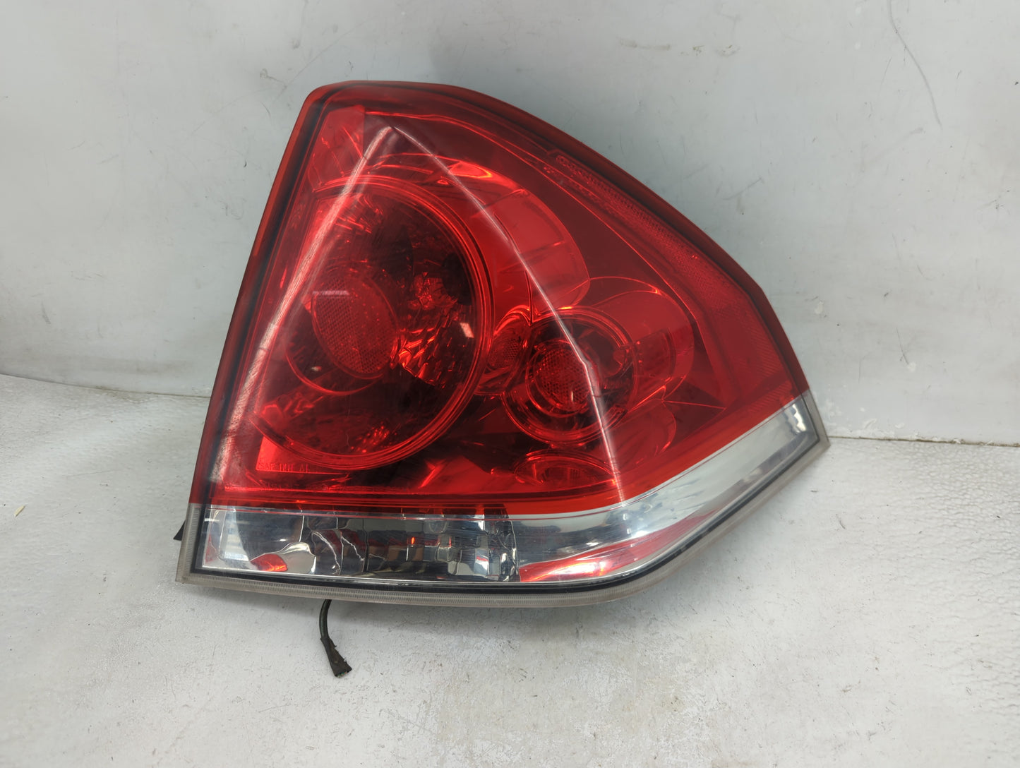 2006-2016 Chevrolet Impala Tail Light Assembly Passenger Right OEM P/N:22079 Fits OEM Used Auto Parts - Oemusedautoparts1.co