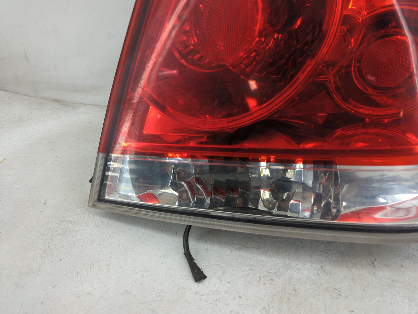 2006-2016 Chevrolet Impala Tail Light Assembly Passenger Right OEM P/N:22079 Fits OEM Used Auto Parts - Oemusedautoparts1.co