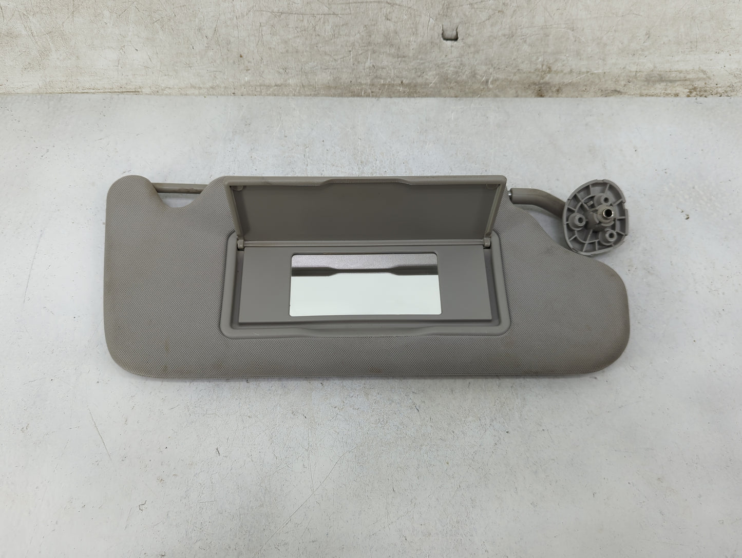 2006-2016 Chevrolet Impala Sun Visor Shade Replacement Passenger Right Mirror Fits OEM Used Auto Parts - Oemusedautoparts1.c