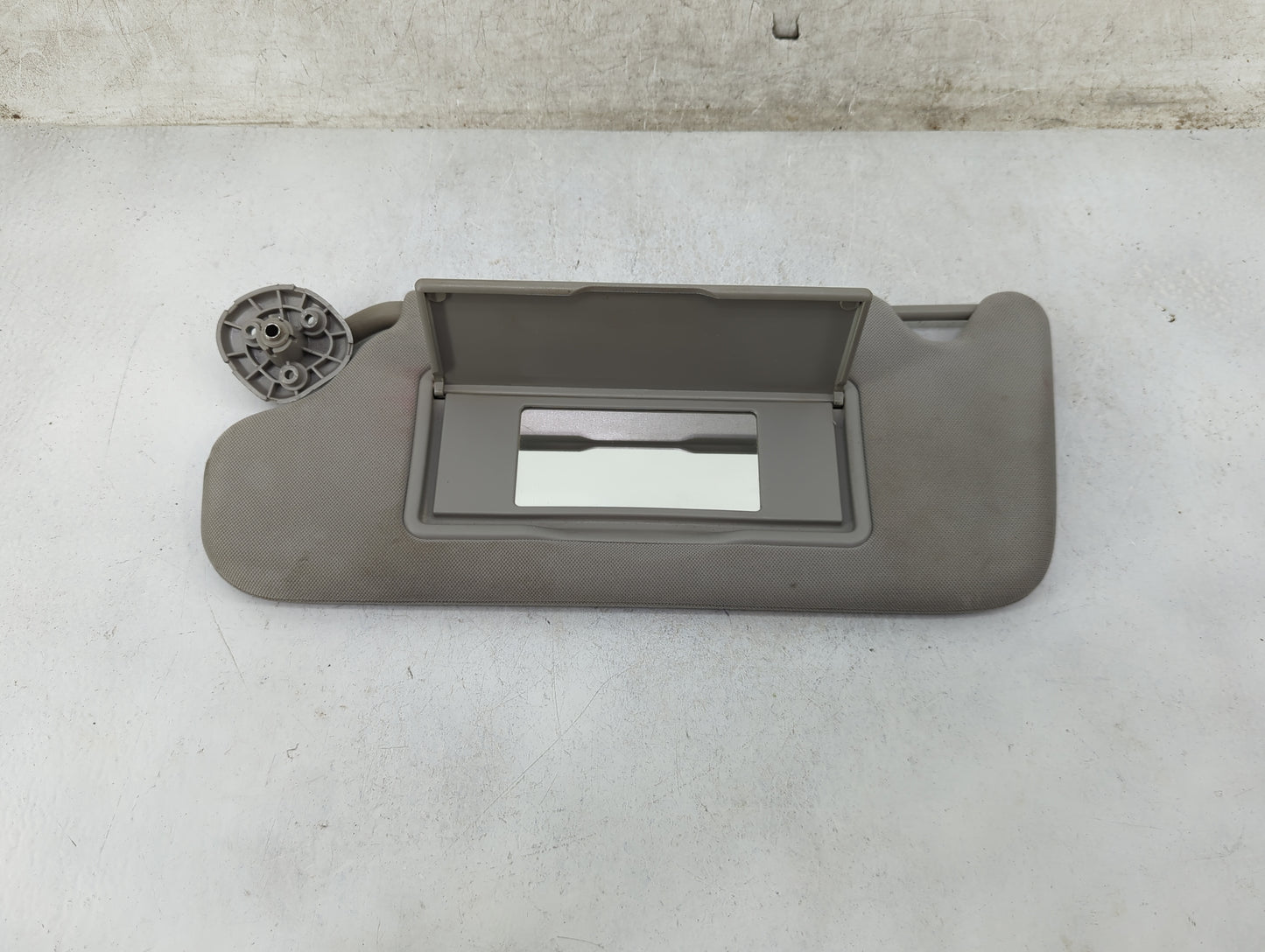 2006-2016 Chevrolet Impala Sun Visor Shade Replacement Driver Left Mirror Fits OEM Used Auto Parts - Oemusedautoparts1.com
