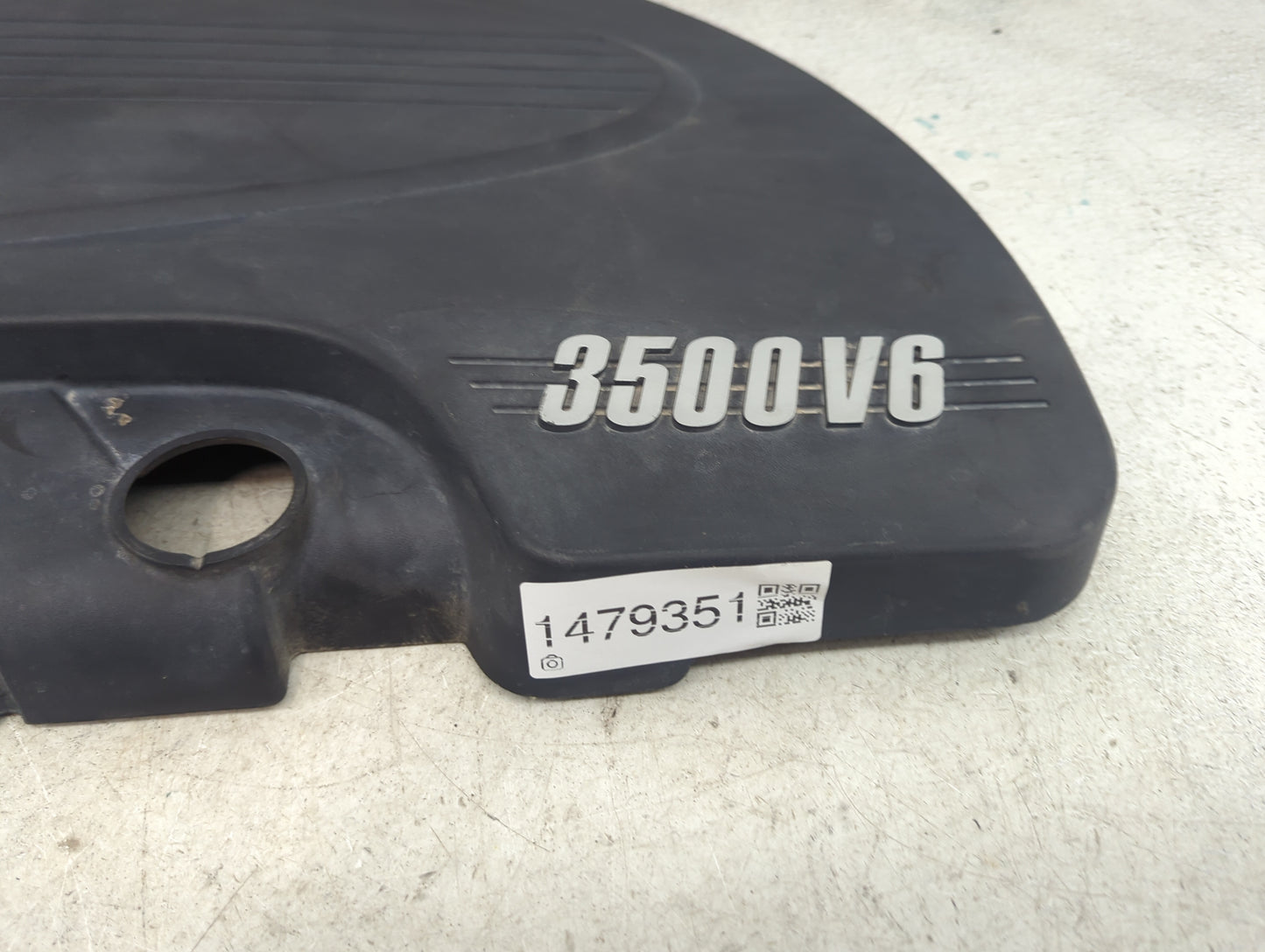 2011 Chevrolet Impala Engine Cover Black 1479351 - Oemusedautoparts1.com