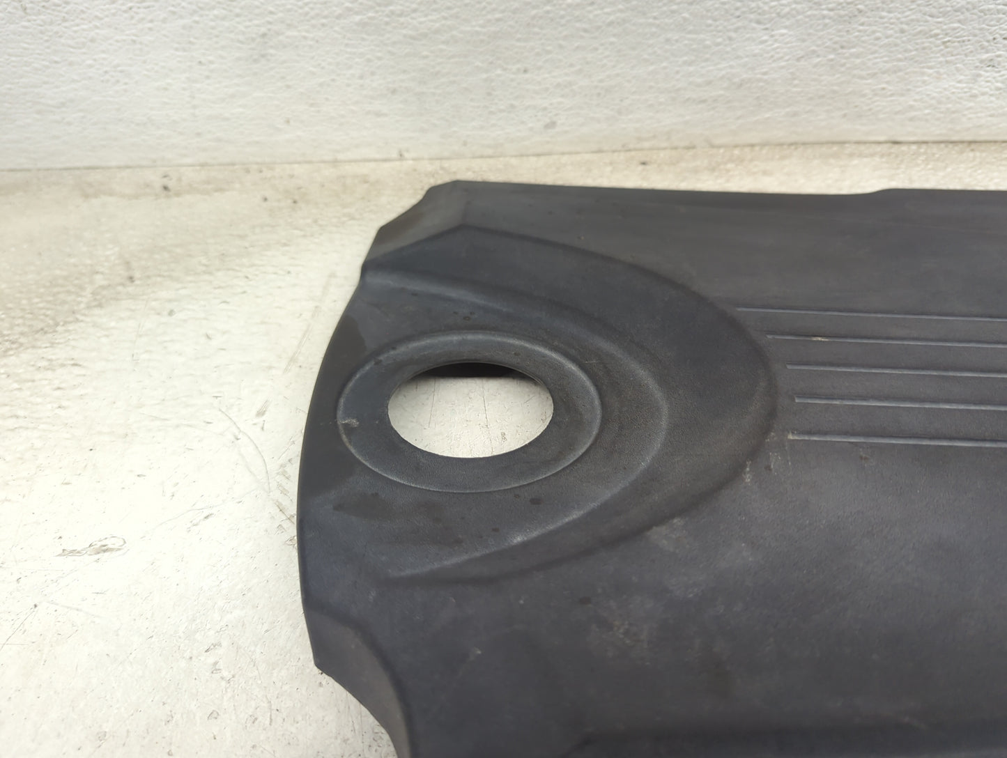 2011 Chevrolet Impala Engine Cover Black 1479351 - Oemusedautoparts1.com