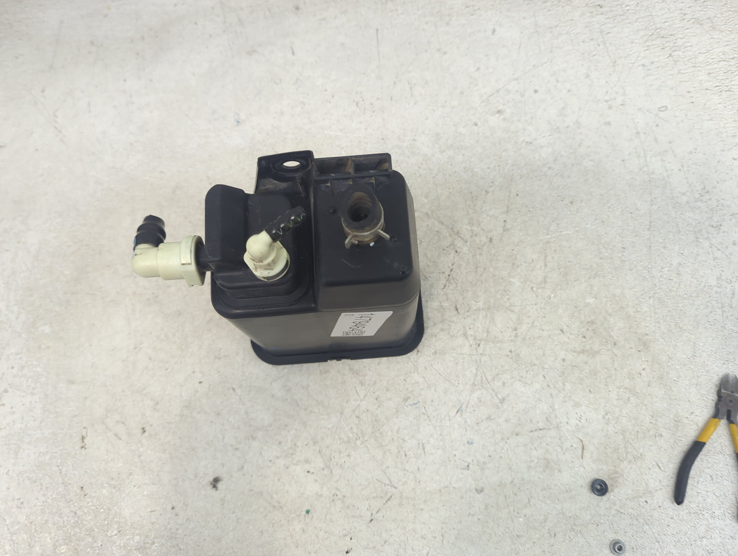 2011 Chevrolet Impala Fuel Vapor Charcoal Canister 1479464 - Oemusedautoparts1.com