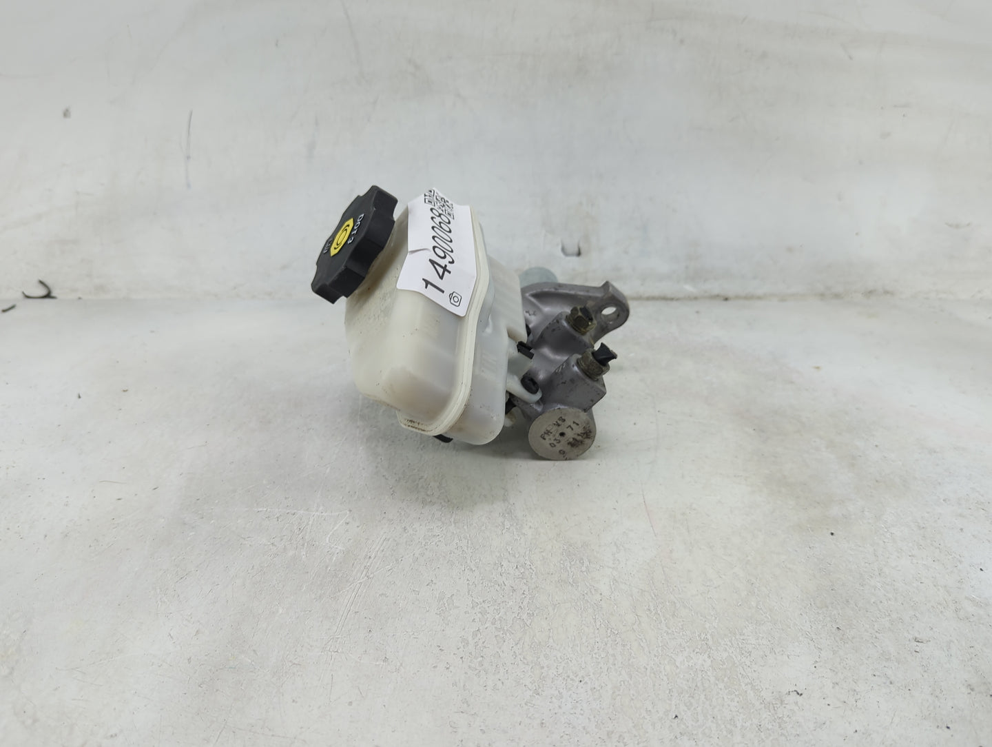 2009-2016 Chevrolet Impala Brake Master Cylinder 1490068 - Oemusedautoparts1.com
