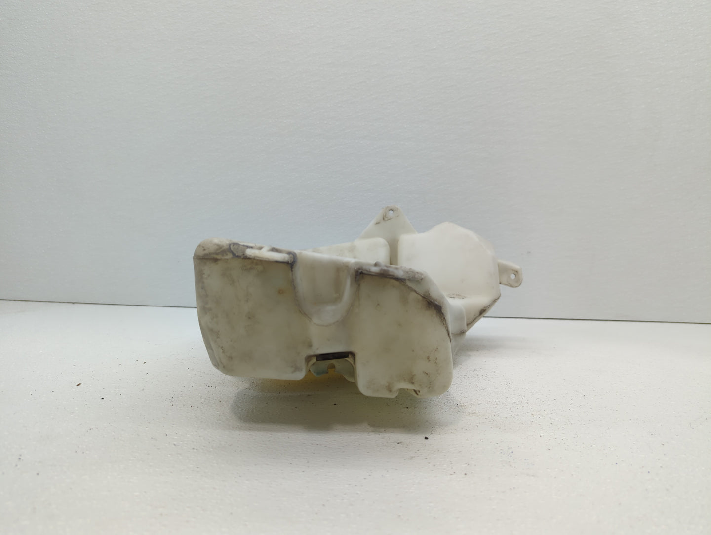 2006-2016 Chevrolet Impala Windshield Washer Fluid Reservoir Bottle Oem - Oemusedautoparts1.com