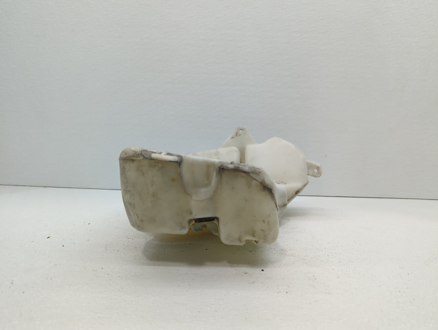 2006-2016 Chevrolet Impala Windshield Washer Fluid Reservoir Bottle Oem - Oemusedautoparts1.com