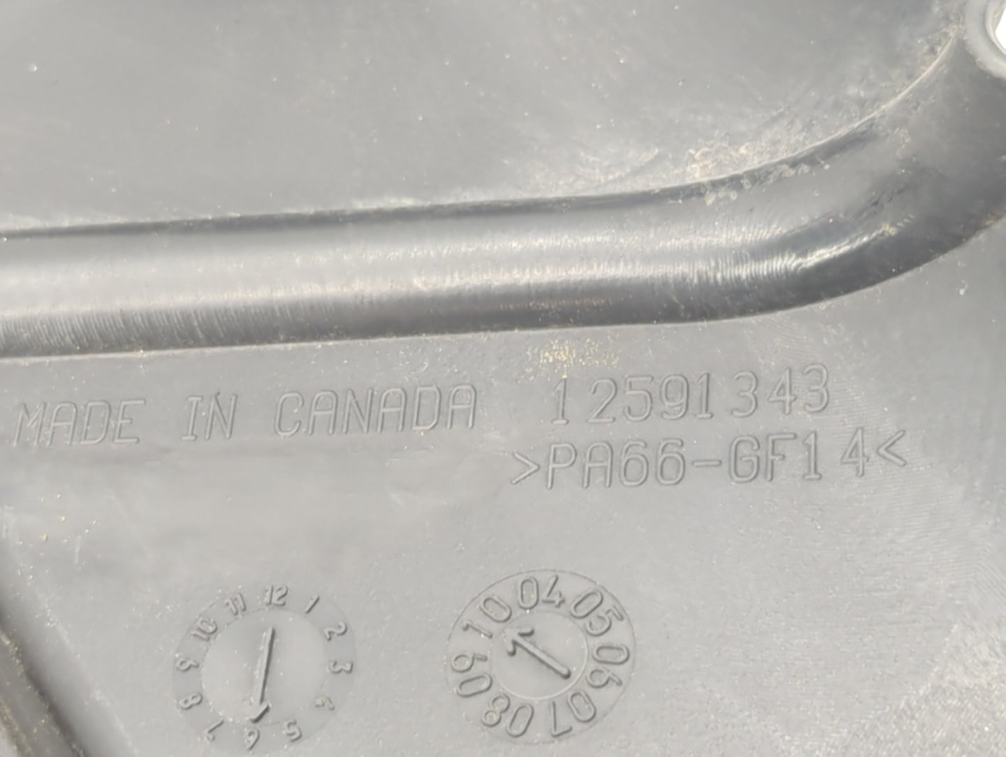 2011 Chevrolet Impala Engine Cover Black - Oemusedautoparts1.com