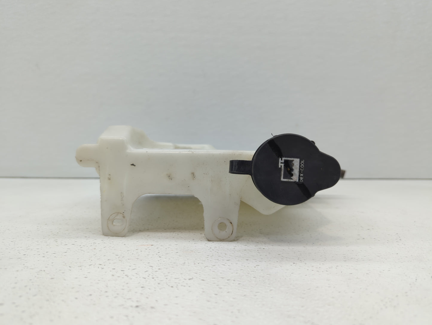 2011 Chevrolet Impala Radiator Coolant Overflow Expansion Tank Bottle 414152 - Oemusedautoparts1.com