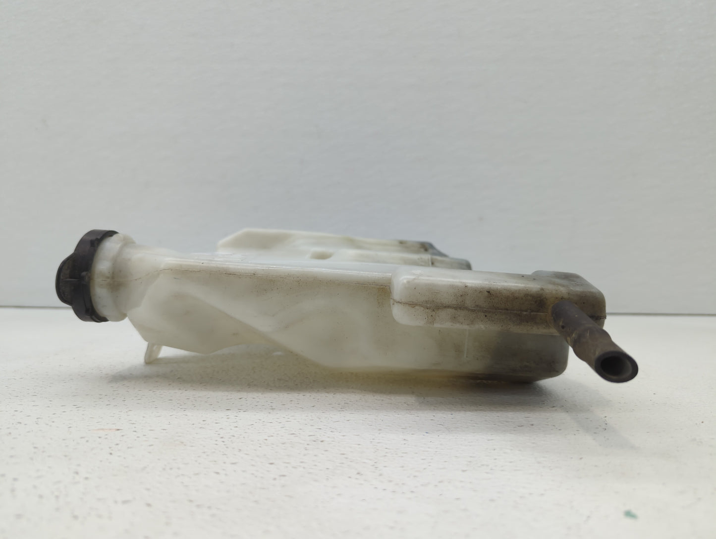 2011 Chevrolet Impala Radiator Coolant Overflow Expansion Tank Bottle 414152 - Oemusedautoparts1.com