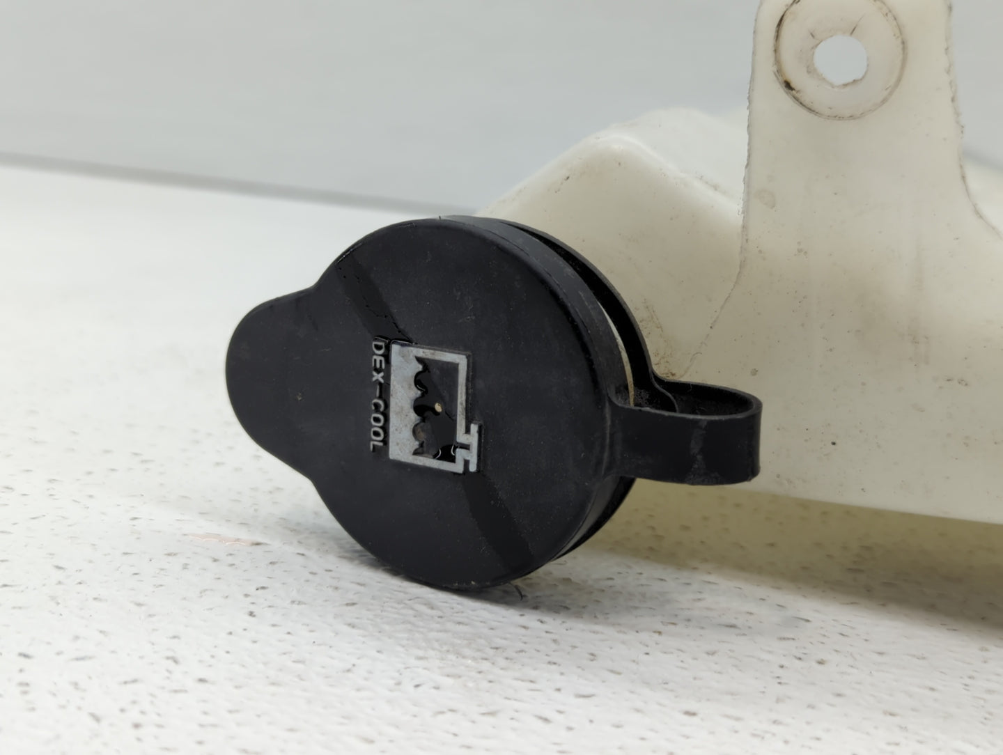 2011 Chevrolet Impala Radiator Coolant Overflow Expansion Tank Bottle 414152 - Oemusedautoparts1.com