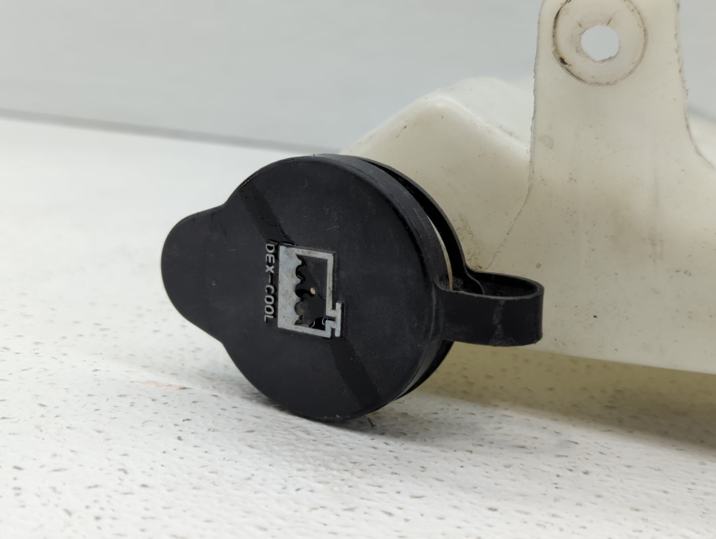 2011 Chevrolet Impala Radiator Coolant Overflow Expansion Tank Bottle 414152 - Oemusedautoparts1.com