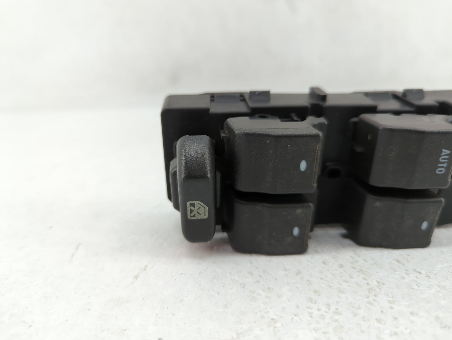 2009-2016 Chevrolet Impala Master Power Window Switch Replacement Driver Side Left P/N:25828893 Fits OEM Used Auto Parts - O