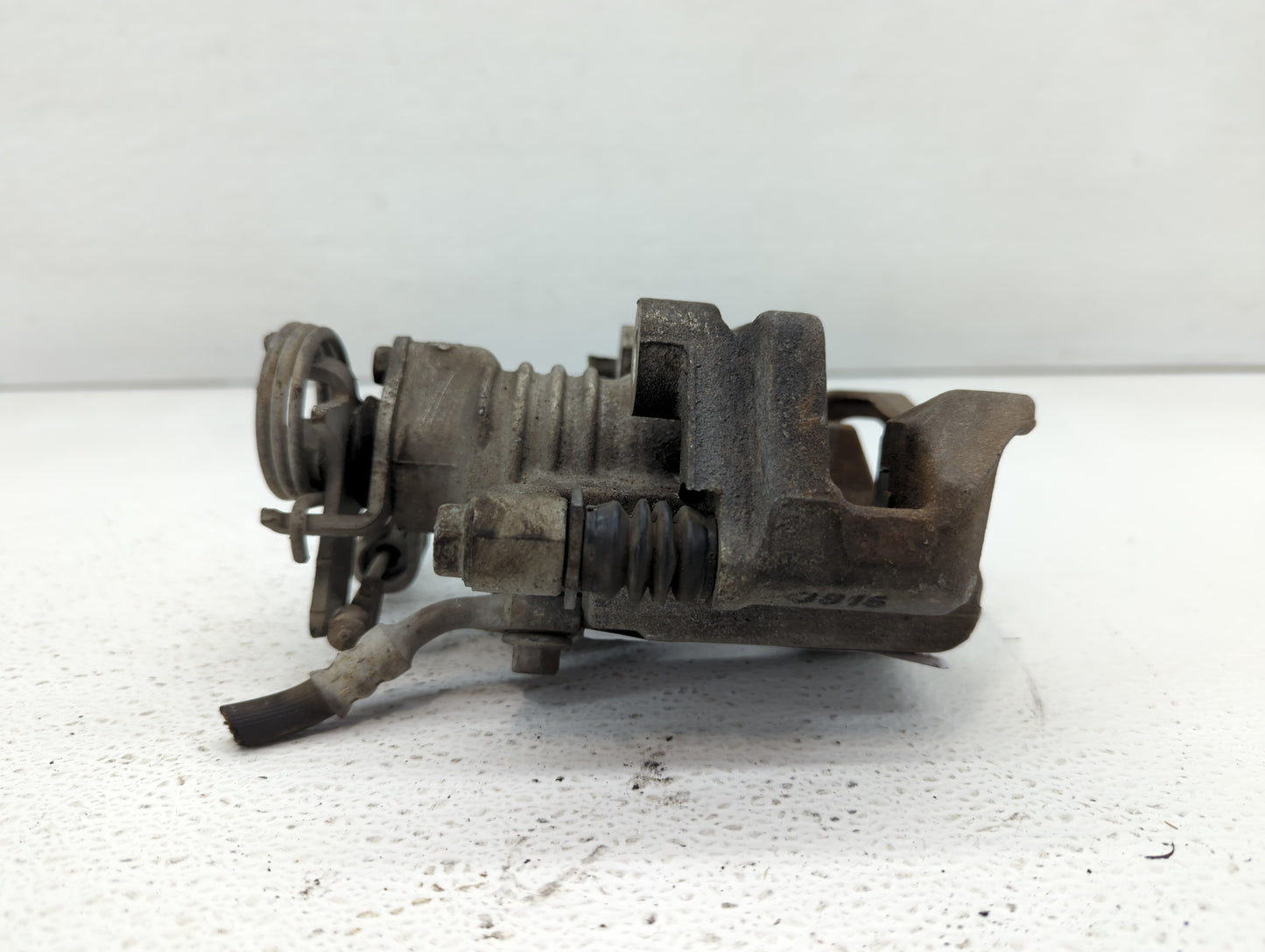 2010-2016 Chevrolet Impala Front Driver Left Brake Caliper - Oemusedautoparts1.com