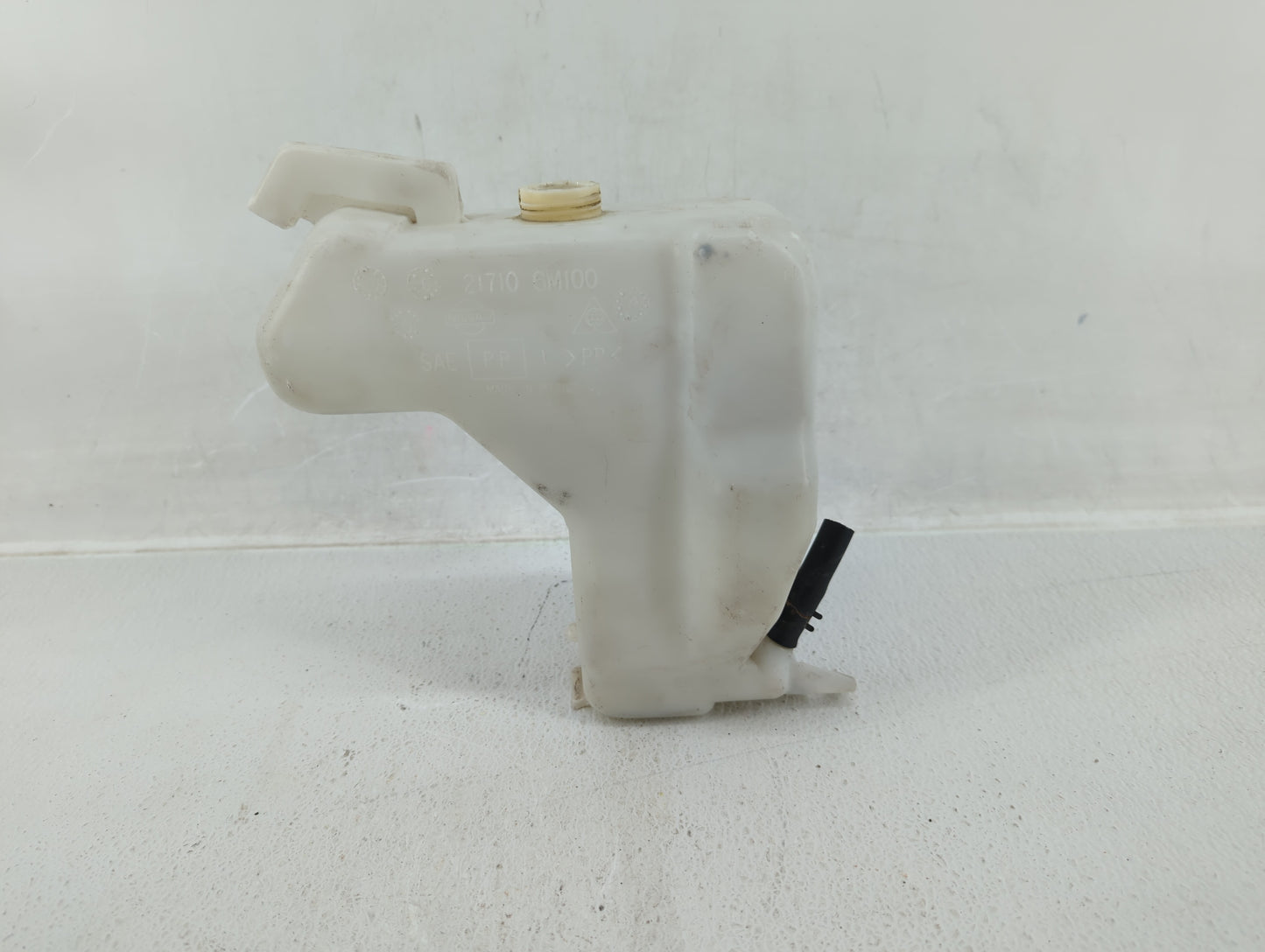 Chevrolet Impala Windshield Washer Fluid Reservoir Bottle Oem - Oemusedautoparts1.com