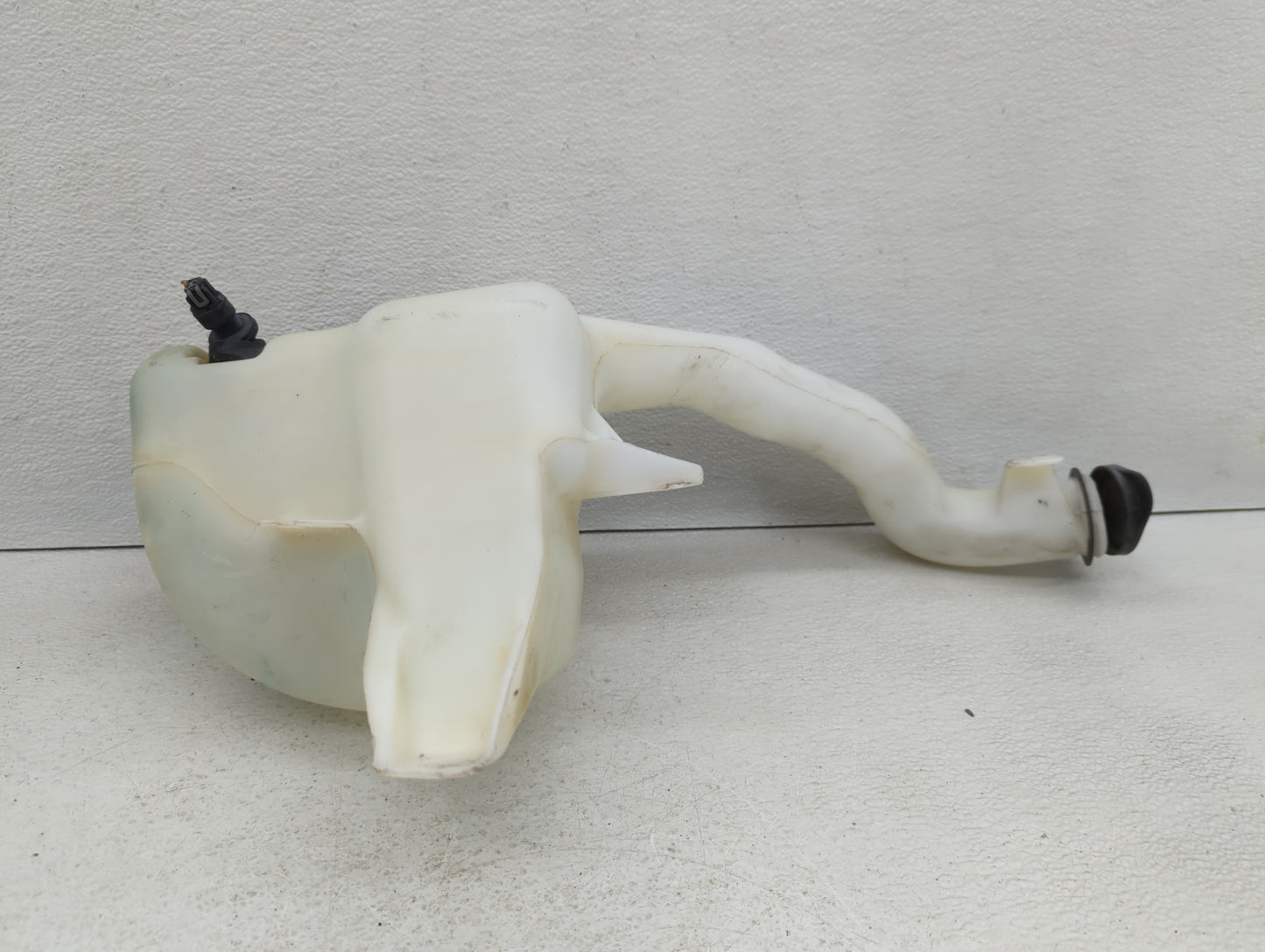 2006-2016 Chevrolet Impala Windshield Washer Fluid Reservoir Bottle Oem - Oemusedautoparts1.com